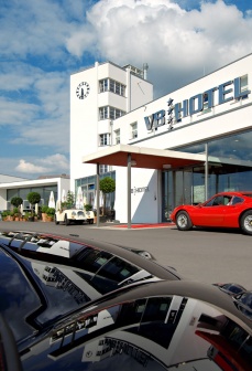 V8 Hotel (offizielle Bilder)